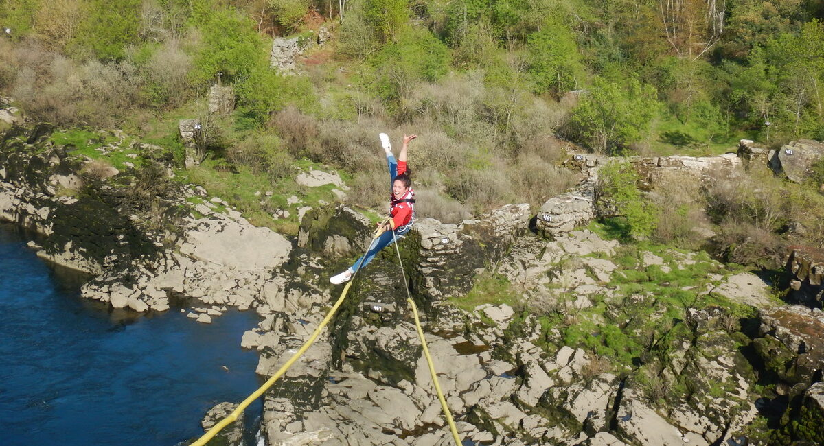 Puenting en Arbo. Puente Internacional del río Miño. Pontevedra