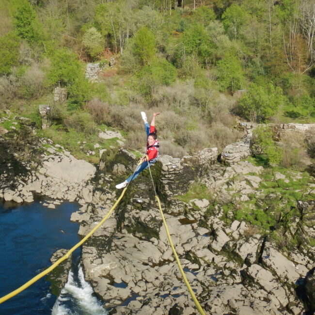 Puenting en Arbo. Puente Internacional del río Miño. Pontevedra